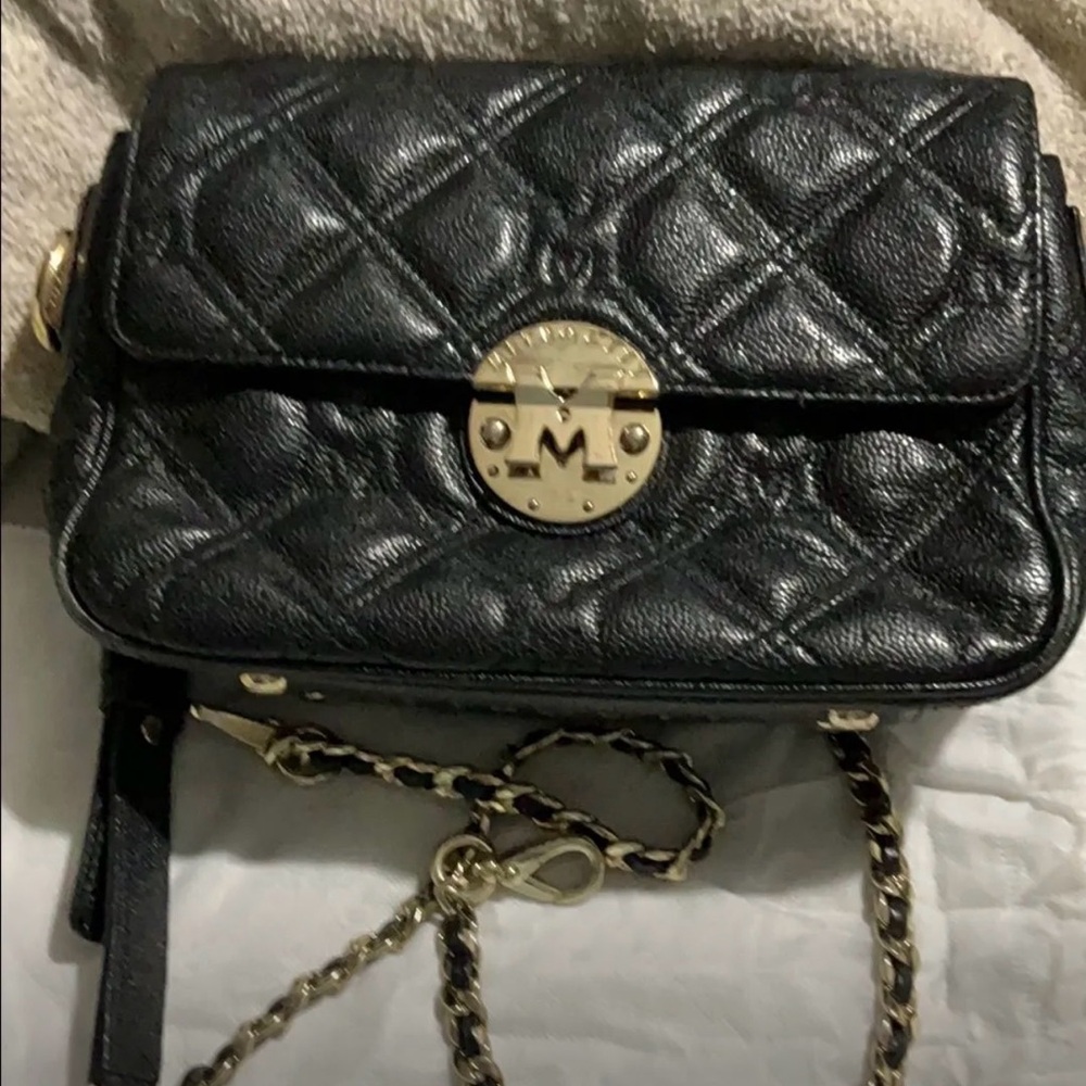 Chic Black Quilted Crossbody Bag with Gold Accents
